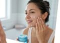 4 cremes faciais da Neutrogena que atravessaram gerações e continuam entre os mais conhecidos para hidratar o rosto