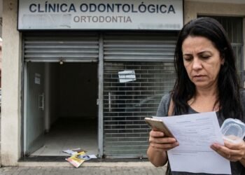 Paciente paga R$ 16 mil por tratamento com alinhadores dentários, clínica fecha no meio do procedimento e ele fica com parcelas a vencer sem receber as próximas etapas previstas