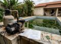 Família gasta R$ 45 mil para ter piscina em casa, passa 5 anos aproveitando o lazer e acaba com o motor queimado e a dívida ativa