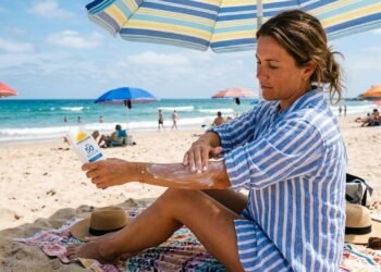 Paloma Borregón, dermatologista: “Depois do sol, a pele precisa de limpeza suave e bastante hidratação”