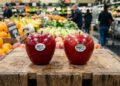 O que significa aquele número pequeno encontrado nas frutas e verduras do supermercado?