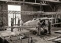 Um avião de treinamento da época da Segunda Guerra Mundial foi embalado em caixas em 1953; seu proprietário carregou as peças por três mudanças ao longo de 50 anos antes que a aeronave esquecida fosse finalmente restaurada