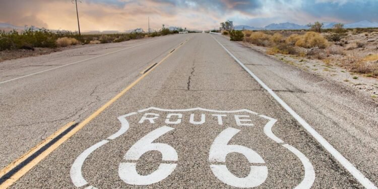 Com quase 4.000 km de extensão cruzando oito estados americanos, a histórica Rota 66 virou a rodovia mais famosa da cultura mundial