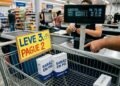 Cliente compra produto em promoção “leve 3, pague 2”, mas desconto não aparece no caixa porque promoção valia apenas para clientes cadastrados no aplicativo