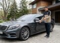 Jogador de futebol empresta carro de luxo avaliado em R$ 700 mil para amigo durante viagem e recebe o veículo semanas depois com danos que nenhum dos dois admite ter causado