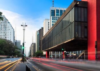 Suspenso sobre um vão livre de 74 metros, museu inaugurado em 1968 transformou a Avenida Paulista em um dos cartões-postais de São Paulo