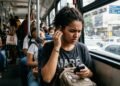 O que significa quando o fone de ouvido começa a falhar apenas de um lado?