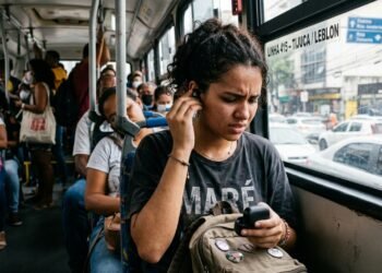 O que significa quando o fone de ouvido começa a falhar apenas de um lado?