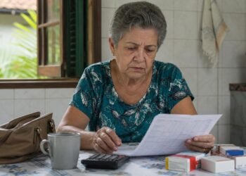Desconto de consignado pode comprometer benefício além do limite legal.