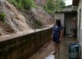 Aterro sem drenagem pode agravar a chuva e causar danos ao vizinho.