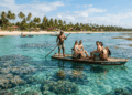 Piscinas naturais acessadas de jangada, peixes-bois no rio vizinho e a maior área marinha costeira protegida do país fazem desta vila alagoana um paraíso sem pressa