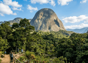 Uma torre de 1887 e uma pedra azul de 1.822 metros que ainda fala pomerano encantam com uma beleza única a uma hora de Vitória