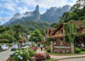Uma capital da planta que dá amargor à cerveja reúne ruas floridas, montanhas e áreas verdes em um cenário natural que encanta visitantes o ano inteiro