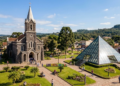 Parece filme, mas é real: a cidade gaúcha que revestiu sua igreja com mais de 40 toneladas de ametistas e transformou túneis de garimpo em museus, adegas e restaurantes