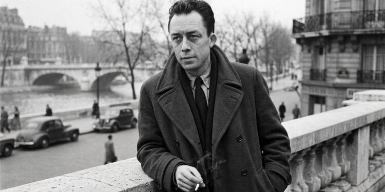 A passagem aparece em Retorno a Tipasa, texto escrito por Camus no início da década de 1950 e posteriormente reunido em uma coletânea de ensaios.  // Imagem ilustrativa gerada por IA para representar a situação descrita no texto; pessoas, locais e elementos visuais não correspondem necessariamente aos reais