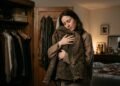Por que é tão difícil desapegar de roupas velhas no armário? A psicologia explica a armadilha emocional oculta nas peças sem uso