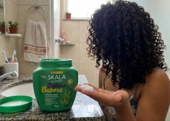 5 produtos brasileiros para montar um cronograma capilar econômico com hidratação, nutrição e reconstrução