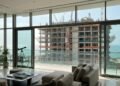 Casal paga R$ 1,4 milhão por apartamento anunciado com “vista definitiva para o mar” e dois anos depois começa construção de prédio no terreno em frente