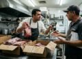 Restaurante recebe 80 quilos de carne antes de abrir e cozinheiro percebe embalagens quentes e com líquido acumulado; fornecedor se recusa a recolher pedido de R$ 9 mil porque nota já havia sido assinada
