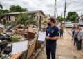 Morador acumula entulho no quintal atraindo ratos para o bairro, prefeitura aplica multa de R$ 5 mil e obtém ordem para limpeza compulsória