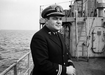 O falso médico que fingiu ser cirurgião naval durante a Guerra da Coreia e realizou 16 cirurgias de alta complexidade com sucesso absoluto