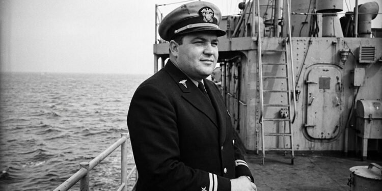 O falso médico que fingiu ser cirurgião naval durante a Guerra da Coreia e realizou 16 cirurgias de alta complexidade com sucesso absoluto