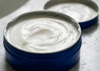 creme Nivea da lata azul