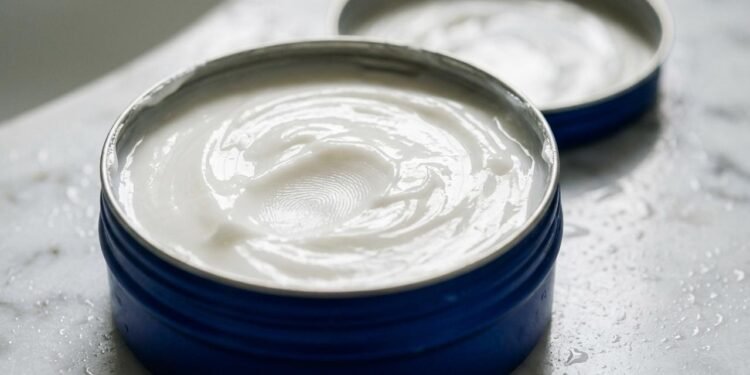 creme Nivea da lata azul