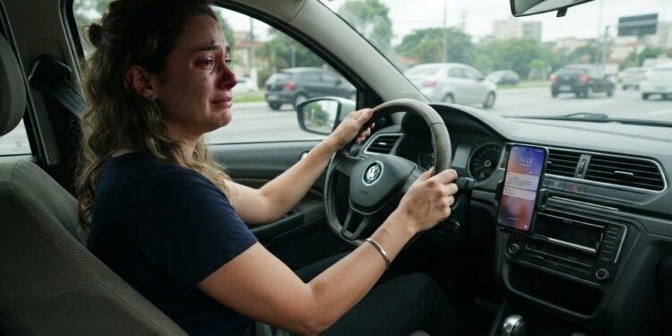 Psicólogos explicam por que o corpo pode reagir horas depois de uma notícia terrível, e isso não apaga a calma inicial que você sentiu antes