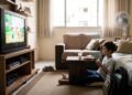 Entre 2007 e 2012, chegar da escola, ligar a televisão e assistir aos desenhos favoritos era um ritual para milhares de crianças, uma rotina que a psicologia ajuda a compreender pela relação entre previsibilidade, conforto emocional e memória afetiva