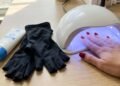Unhas em gel e exposição à luz UV: dermatologistas explicam os cuidados que devem ser tomados antes de cada aplicação