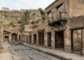 A cidade romana soterrada pelo Vesúvio há quase 2 mil anos preservou móveis, alimentos e documentos que revelam a vida cotidiana