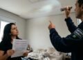 Moradora paga R$ 7 mil para impermeabilizar a laje e encontra quarto alagado na primeira chuva; empresa atribui problema à falta de manutenção
