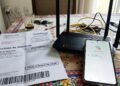 Mulher fica cinco dias sem internet, recebe técnico apenas na semana seguinte e percebe cobrança integral na fatura