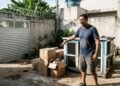 Família deixa portão aberto por alguns minutos para mudança e cachorro do vizinho entra no quintal e mata galinhas
