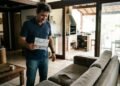 Família empresta imóvel para amigos comemorar aniversário de casamento e recebe casa com sofá rasgado, churrasqueira quebrada e conta de energia três vezes maior que a média