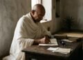 Mahatma Gandhi, advogado e estadista indiano: “Viva como se fosse morrer amanhã. Aprenda como se fosse viver para sempre.”