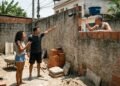 câmera do vizinho apontada para o quintal