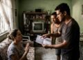Filha administra aposentadoria da mãe e irmãos encontram saques frequentes em dinheiro ao revisar extratos depois da internação