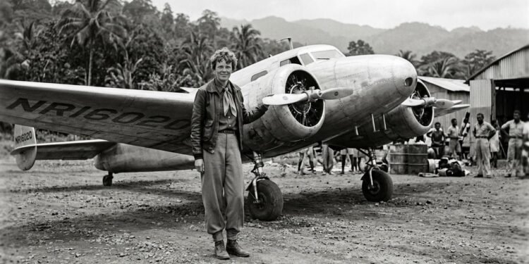 Em 1937, Earhart decidiu realizar uma viagem ao redor do planeta utilizando um Lockheed Electra 10-E, avião bimotor preparado para percorrer longas distâncias. // Imagem ilustrativa gerada por IA para representar a situação descrita no texto; pessoas, locais e elementos visuais não correspondem necessariamente aos reais