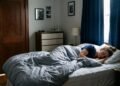 Psicólogos explicam: dormir com a porta fechada pode indicar que a pessoa tem autoconfiança