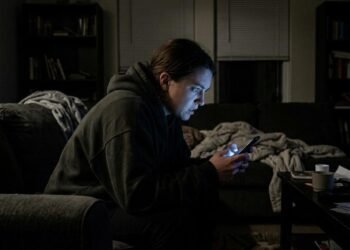 A psicologia por trás do spoiler: por que algumas pessoas precisam saber o final da história para conseguirem relaxar