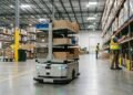 Robôs deixam de ser apenas atrações futuristas e começam a assumir tarefas repetitivas em depósitos, hospitais e centros de distribuição