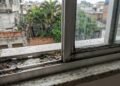 Antes das chuvas fortes, faça uma inspeção nas janelas: os sinais discretos de infiltração que podem aparecer antes da primeira goteira