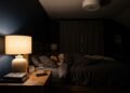 Sem luzes brancas, sem bagunça: o segredo do Feng Shui para dormir melhor e combater a insônia