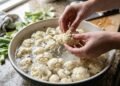 O jeito de lavar a couve-flor faz diferença na cozinha, principalmente para remover sujeiras escondidas entre os pequenos floretes