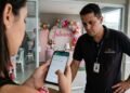 Mulher paga R$ 900 por painel personalizado e empresa instala nome errado poucas horas antes da festa começar