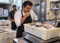 Restaurante recebe 300 kg na nota fiscal, mas a balança aponta 40 kg a menos, diferença de mais de 13% do pedido