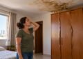 Infiltração vinda do apartamento de cima pode manchar o teto e danificar móveis, e a responsabilidade depende da origem do vazamento