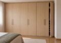 Portas de armário planejado que travam na coluna configuram falha que o fornecedor deve corrigir sem custo